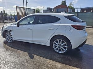 2015 Mazda 3 Diesel - Image 3