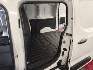 2022 222 Citroen Berlingo Diesel Manual Low KMS - Image 4