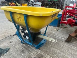 Fleming V500 Fertiliser Spreader - Image 4