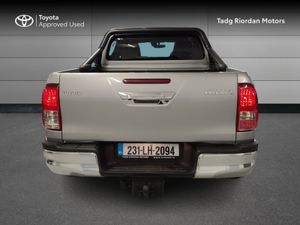 Toyota Hilux 2.8 SR5 D/CAB AUTO - Image 4