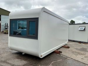 GARDEN ROOM  ACCOMMODATION POD.......2146. - Image 3