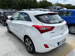 15 i30 1.4 Petrol 110k miles Drives - Image 4
