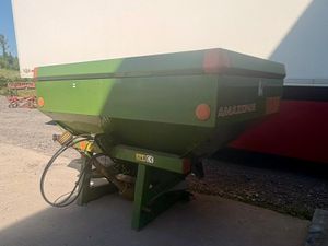 Fertilizer Spreaders - Image 2
