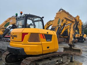 2021 LiuGong 909E Excavator - Image 2