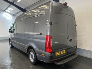 2025 Mercedes-Benz Sprinter High Roof Panel Van - Image 4