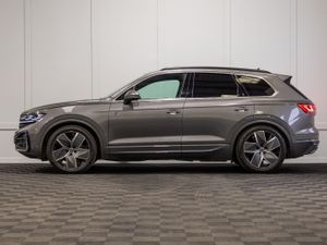 2025 Volkswagen Touareg R-Line 2 Seat Commercial - Image 3