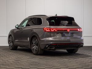 2025 Volkswagen Touareg R-Line 2 Seat Commercial - Image 4