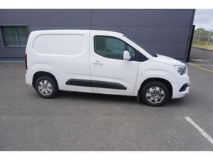 Opel Combo KOMF L1H1-1.5 100PS D 3DR KOMFORT TRIM - Image 3