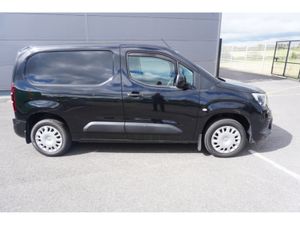 Opel Combo MY21-SPRT-L1H1-1.5 100PS 100PSDSL-5S - Image 2