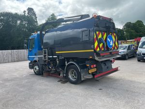 2019 Volvo FL250 4x2 Sweeper - Image 4