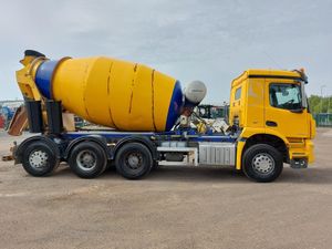 2017 (67) MERCEDES-BENZ AROCS 3243 8x4 Tridem Conc - Image 3