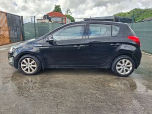 132 Hyundai i20  Premium  1.4 Diesel - Image 2
