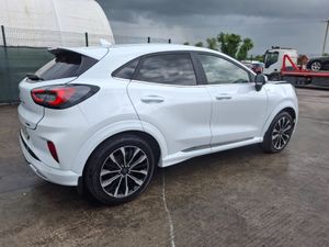 211 Ford Puma  ST Line Vignale  Hybrid - Image 3