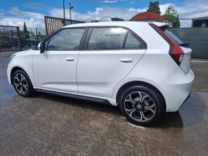 211 MG-3  Exclusive  Half leather  1.5 Petrol - Image 4