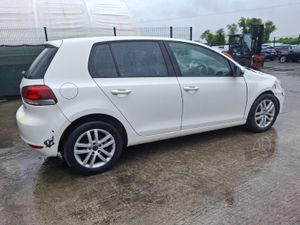 2011 Volkswagen Golf  Highline  1.6 Tdi - Image 3