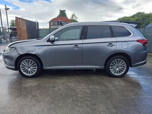 182 Mitsubish Outlander  2.4 Phev  Automatic - Image 2
