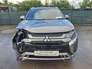 182 Mitsubish Outlander  2.4 Phev  Automatic - Image 3