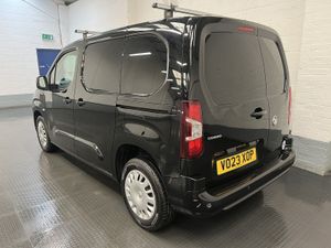 2023 Vauxhall Combo Panel Van - Image 4