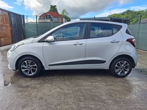 2017 Hyundai i10  1.0 Petrol - Image 3