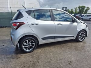 2017 Hyundai i10  1.0 Petrol - Image 3