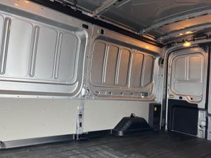 Ford E-Transit TREND - Image 4