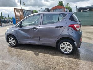 2016 Hyundai i10  1.0 Petrol Drive Home - Image 4