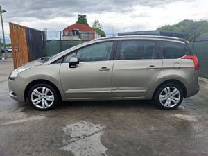 2012 Peugeot 5008    Automatic - Image 2