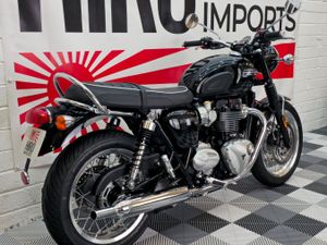 2025 Triumph Bonneville T120 - Image 3