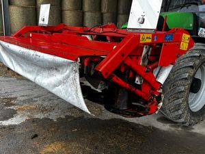 Kuhn triple mowers NO VAT - Image 4