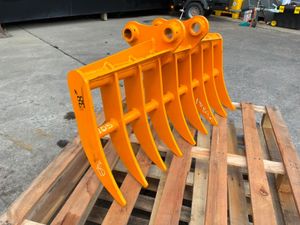 UNUSED 38" LAWN / STONE RAKE....40mm.......1389m - Image 4