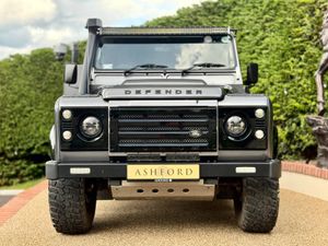 Land Rover Defender 90 low miles great spec - Image 2