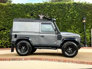 Land Rover Defender 90 low miles great spec - Image 3