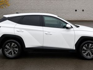 2021 Hyundai Tucson Comfort Plus Commercial - Image 4