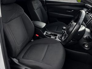 2021 Hyundai Tucson Comfort Plus Commercial - Image 3