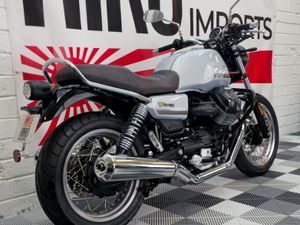 2023 Moto Guzzi V7 Special - Image 3