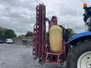 Hardi 1200 Litre Mounted Sprayer - Image 2
