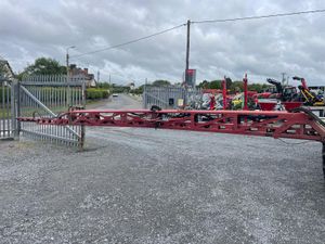 Hardi 1200 Litre Mounted Sprayer - Image 4