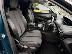 2022 Peugeot 3008 Commercial - Image 4