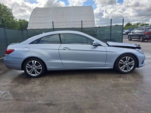 132 Mercedes E-Class  Coupe 250 CDI  Automatic - Image 4