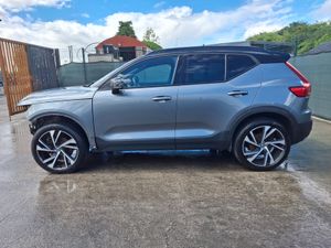 182 Volvo XC40  R Design  D3  Awd  79 miles  Autom - Image 2