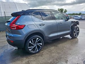 182 Volvo XC40  R Design  D3  Awd  79 miles  Autom - Image 3