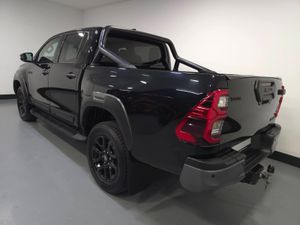 Toyota Hilux 2.8 Invincible X Auto - Image 2