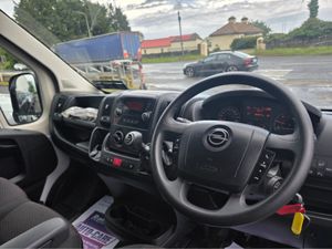 Opel Movano L3H2 3.5T-2.2 140 6SPEED MY MY22 2DR - Image 4