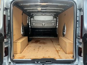 2022 Renault Trafic Panel Van - Image 2