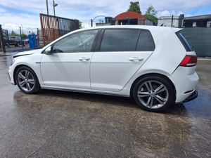 201 Volkswagen Golf  R line - Image 4
