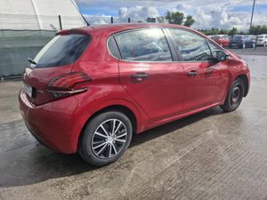172 Peugeot 208  1.2 petrol - Image 3