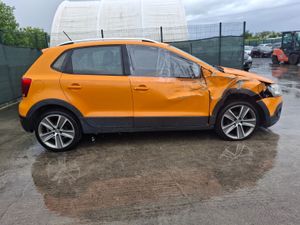 2012 Vw polo Cross 1.2  Automatic - Image 3