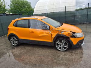 2012 Vw polo Cross 1.2  Automatic - Image 4