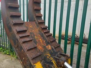 SEC Rock Grab Fit 40-70 ton Excavator - Image 2