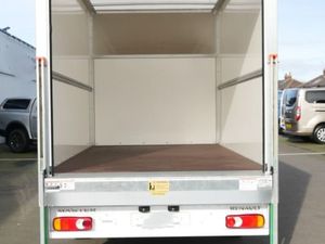 2026 Renault Master Luton Box Van - Image 3
